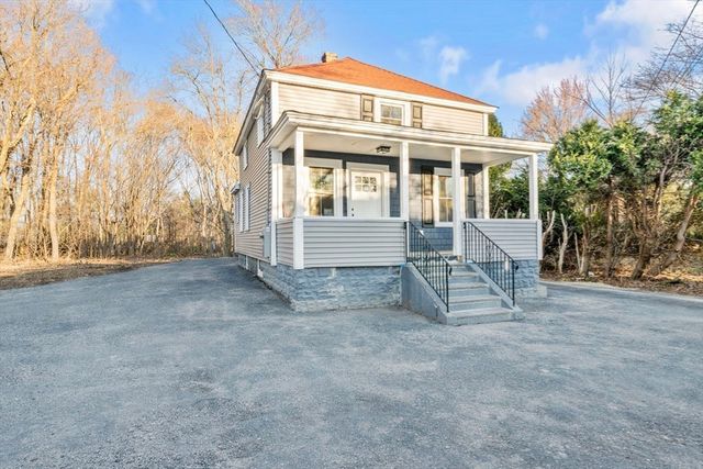 31 Dexter St, Methuen, MA 01844