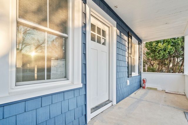 31 Dexter St, Methuen, MA 01844