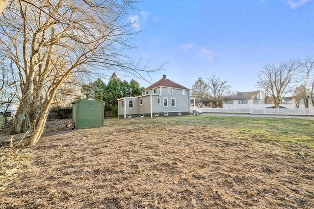 31 Dexter St, Methuen, MA 01844