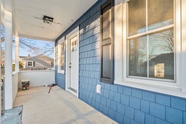 31 Dexter St, Methuen, MA 01844