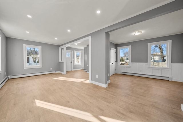 31 Dexter St, Methuen, MA 01844