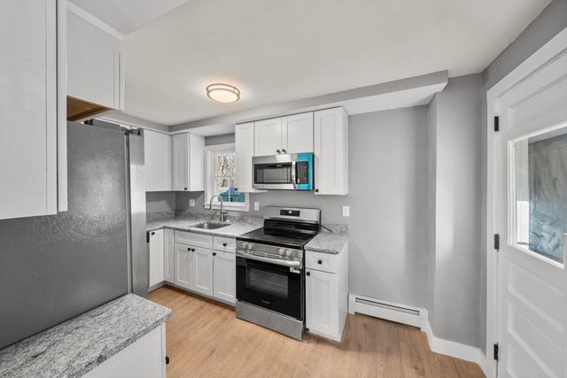 31 Dexter St, Methuen, MA 01844