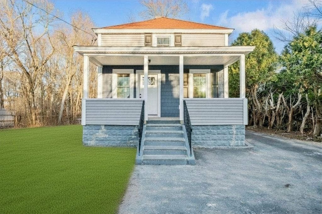 31 Dexter St, Methuen, MA 01844