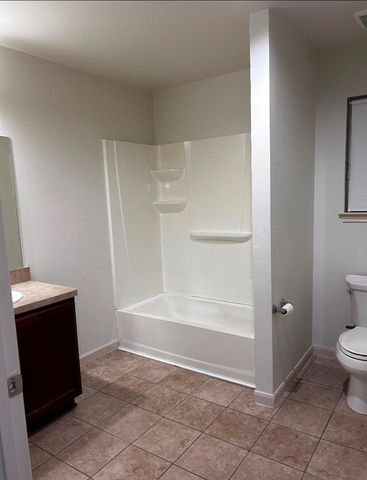 1806 Holland Street, Grand Prairie, TX 75051