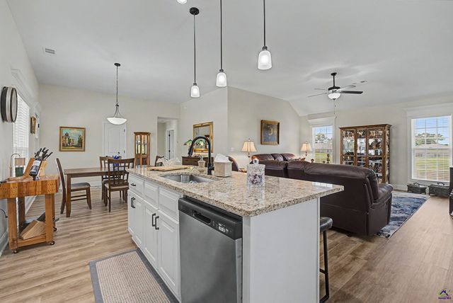 1804 Quail Rigde Lane, Perry, GA 31069