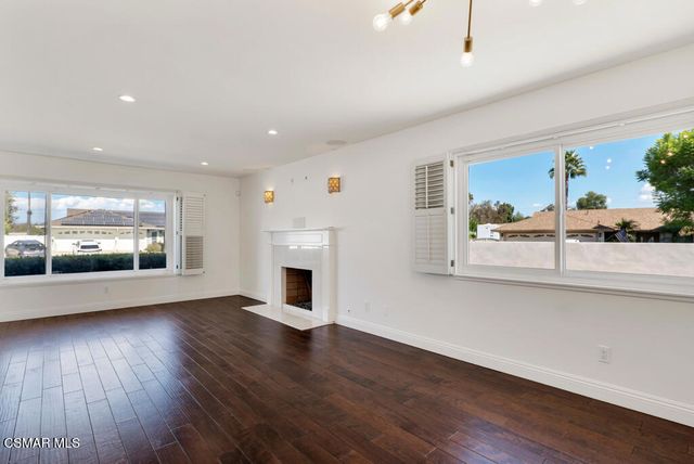 324 Venus Street, Thousand Oaks, CA 91360