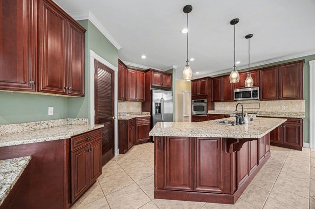 1013 Reigh Count Drive, Union, KY 41091