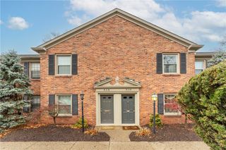 638 Robinwood Dr, Scott Twp, PA 15216