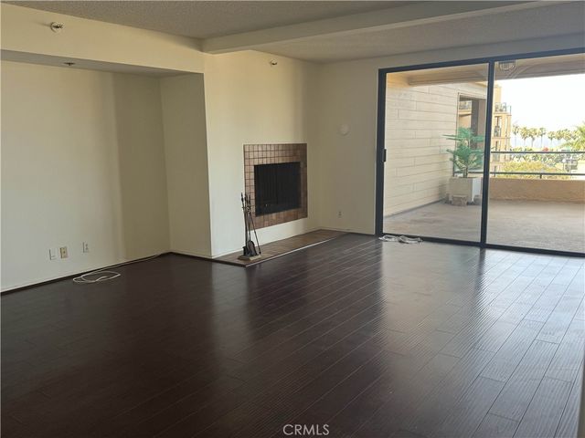130 The Village 101, Redondo Beach, CA 90277
