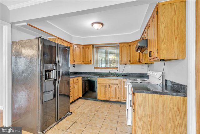 68 THORNHILL LN, Willingborough, NJ 08046