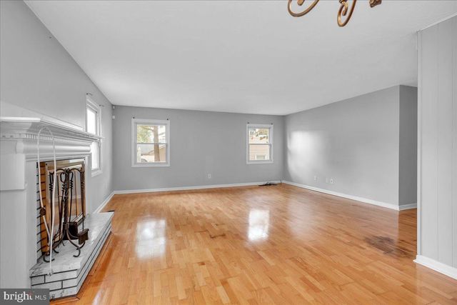 68 THORNHILL LN, Willingborough, NJ 08046