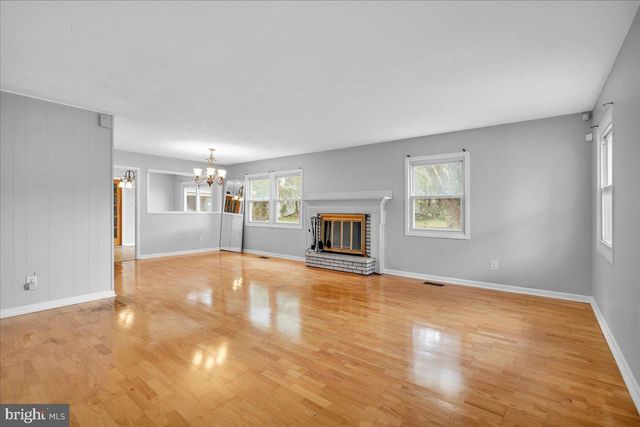 68 THORNHILL LN, Willingborough, NJ 08046