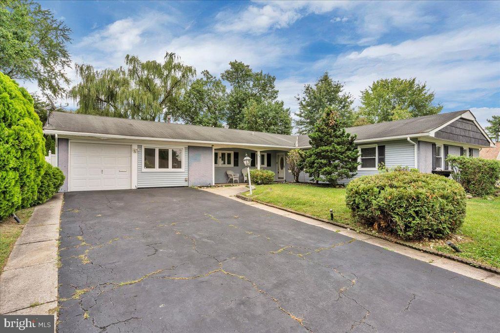 68 THORNHILL LN, Willingborough, NJ 08046