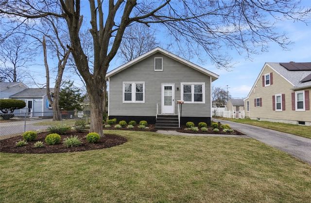 79 Bellevue Avenue, Warwick, RI 02888