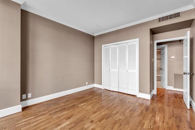 14 Greenway Plaza 9O, Houston, TX 77046