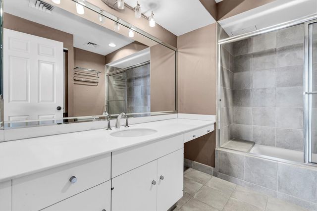 14 Greenway Plaza 9O, Houston, TX 77046