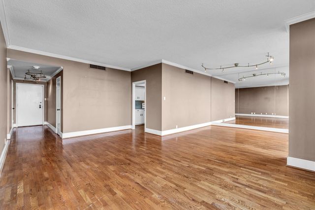 14 Greenway Plaza 9O, Houston, TX 77046