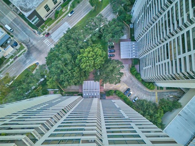 14 Greenway Plaza 9O, Houston, TX 77046