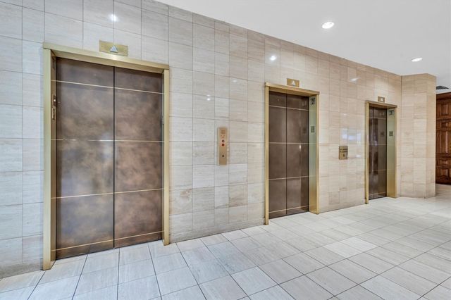 14 Greenway Plaza 9O, Houston, TX 77046