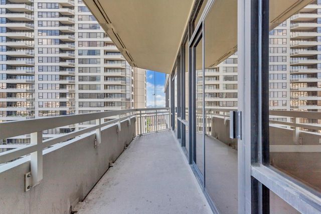 14 Greenway Plaza 9O, Houston, TX 77046