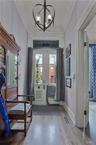 1919 Hickory Street, St Louis, MO 63104