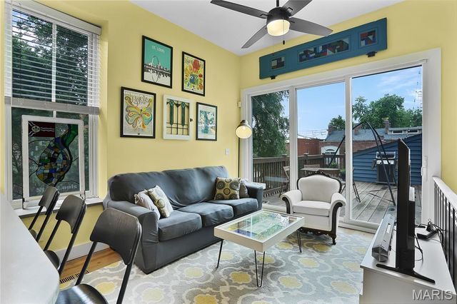 1919 Hickory Street, St Louis, MO 63104