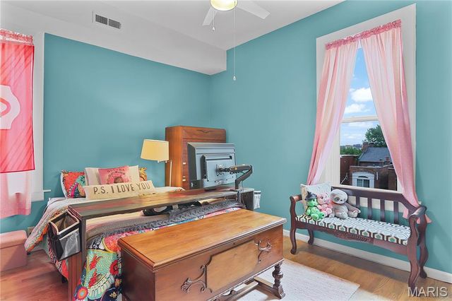 1919 Hickory Street, St Louis, MO 63104
