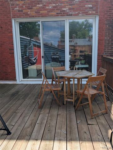 1919 Hickory Street, St Louis, MO 63104