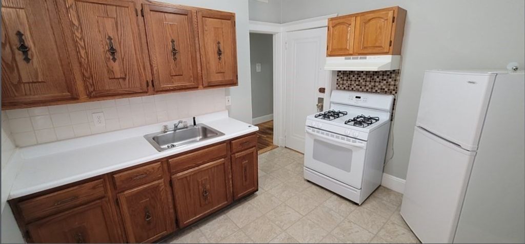 121-123 Hawthorne St B4, Chelsea, MA 02150