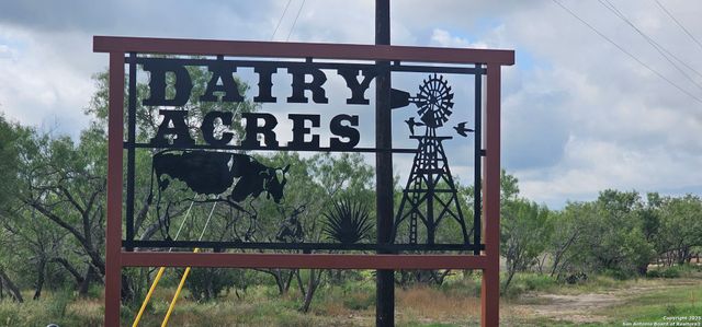 109 Sylas Hayes, Pleasanton, TX 78064