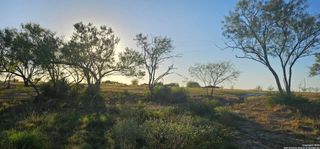 109 Sylas Hayes, Pleasanton, TX 78064