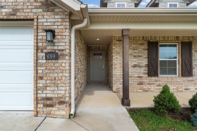 889 Fair Oaks Street, Tontitown, AR 72762