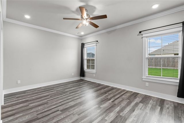 889 Fair Oaks Street, Tontitown, AR 72762