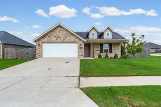 889 Fair Oaks Street, Tontitown, AR 72762