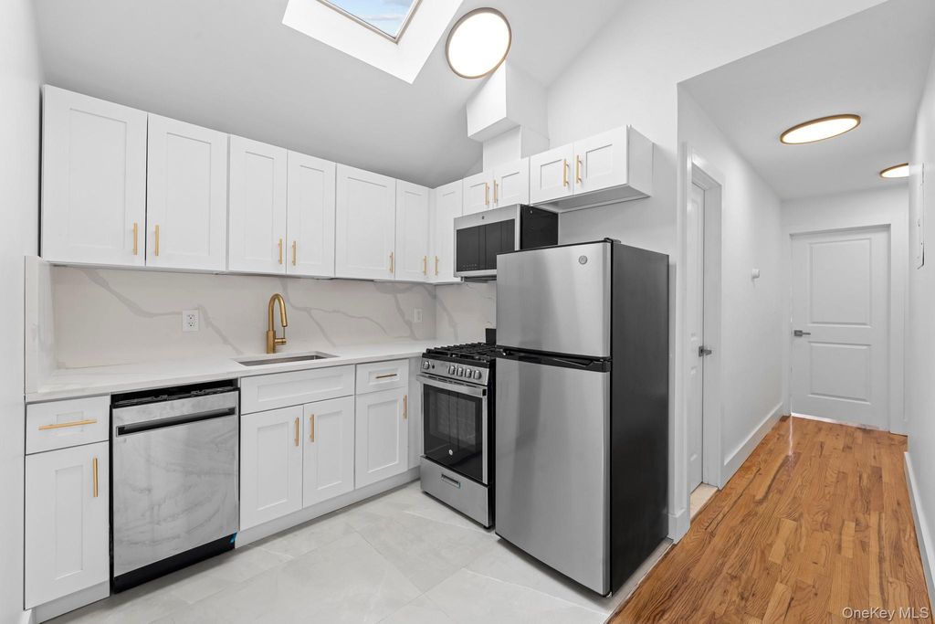 83-32 159 Street, Jamaica Hills, NY 11432 — photo 3
