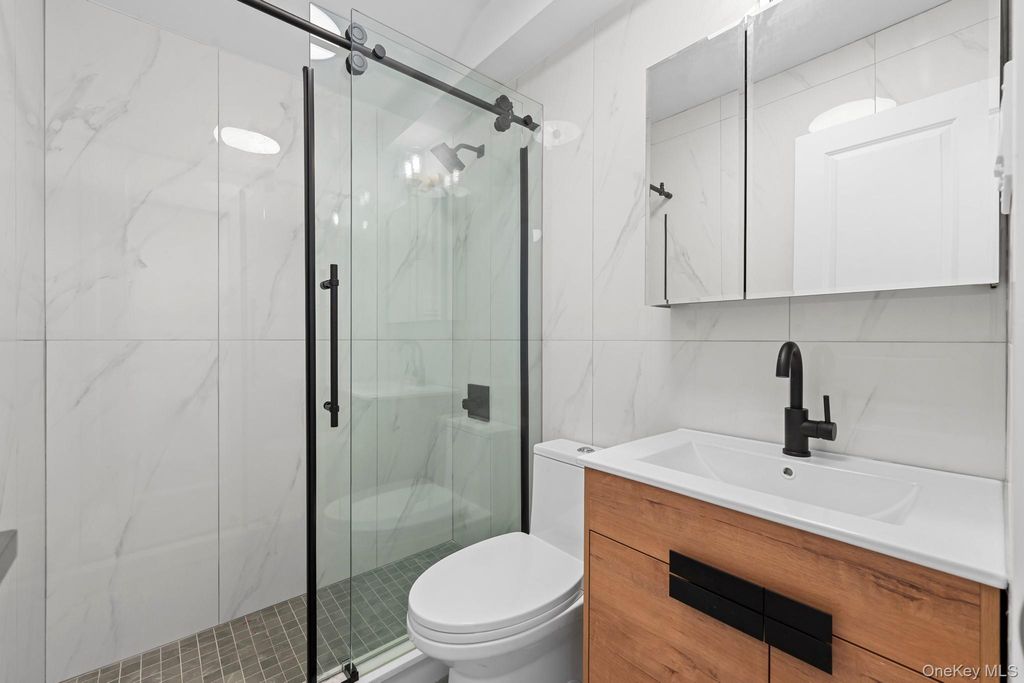 83-32 159 Street, Jamaica Hills, NY 11432 — photo 4