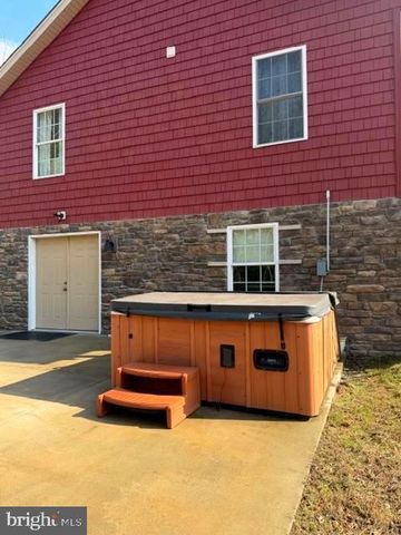 1156 PROVIDENCE CHURCH RD, Hedgesville, WV 25427