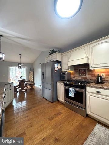 1156 PROVIDENCE CHURCH RD, Hedgesville, WV 25427