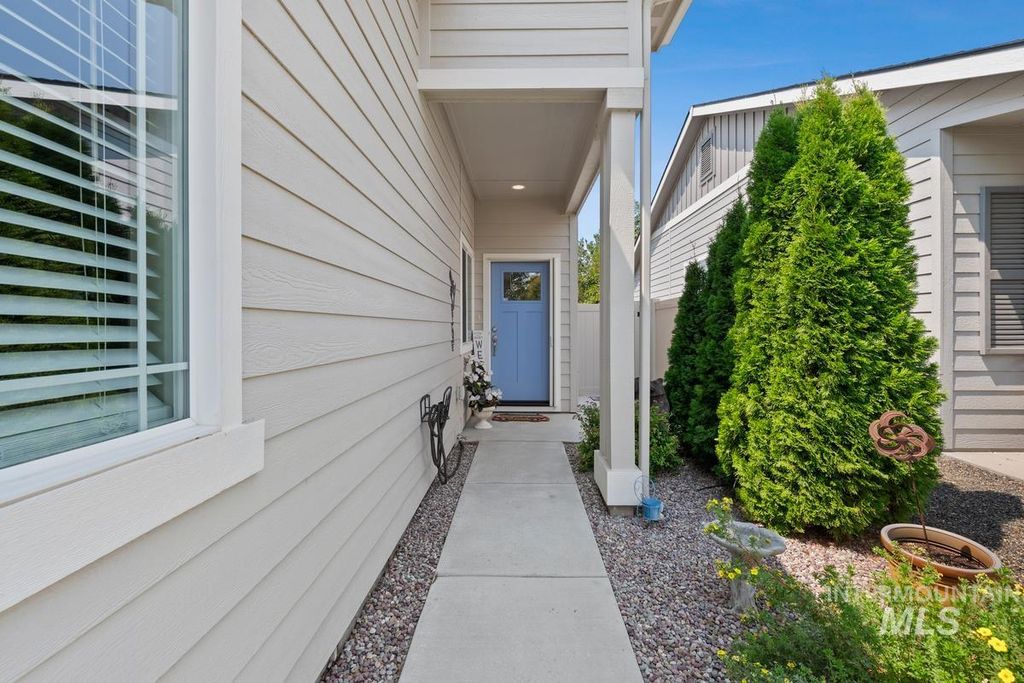 4693 N Mallorca Way, Meridian, ID 83646 photo 3