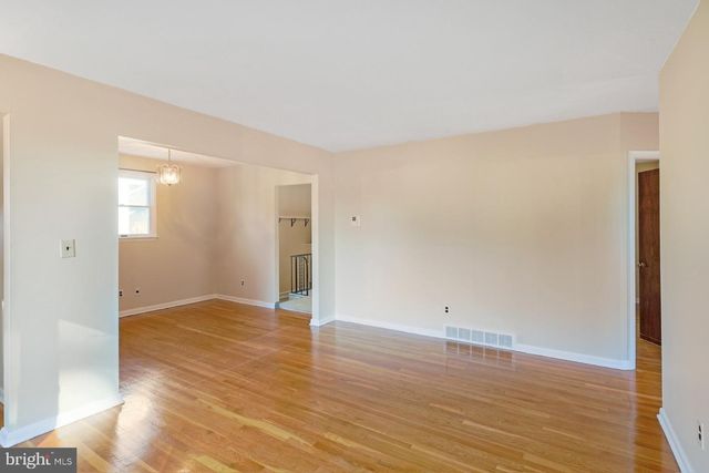 7 GREENRIDGE RD, Newark, DE 19711