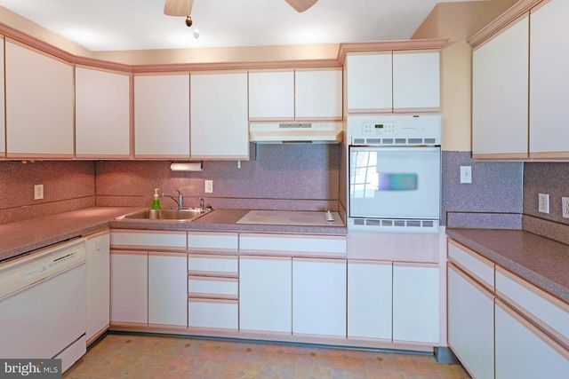 7 GREENRIDGE RD, Newark, DE 19711