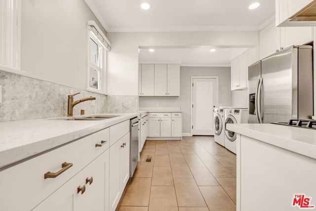 716 E San Jose Avenue, Burbank, CA 91501