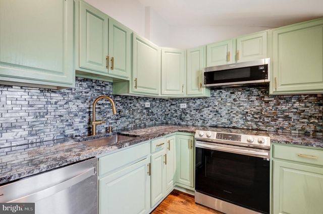 1218 W AIRY ST, Norristown, PA 19401