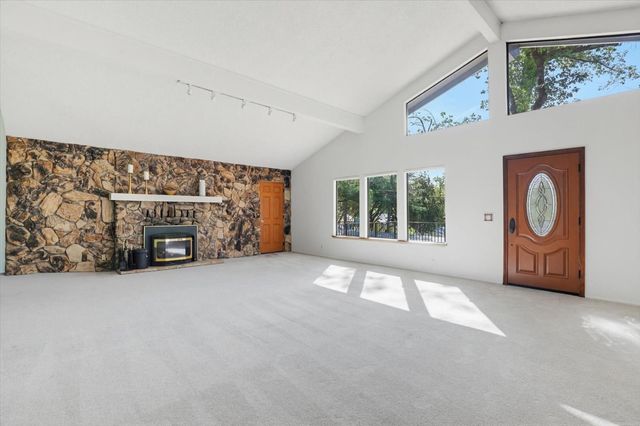 18278 Jayhawk Dr, Penn Valley, CA 95946