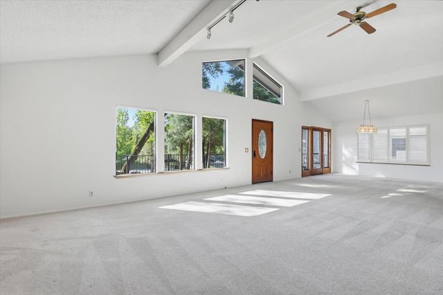 18278 Jayhawk Dr, Penn Valley, CA 95946