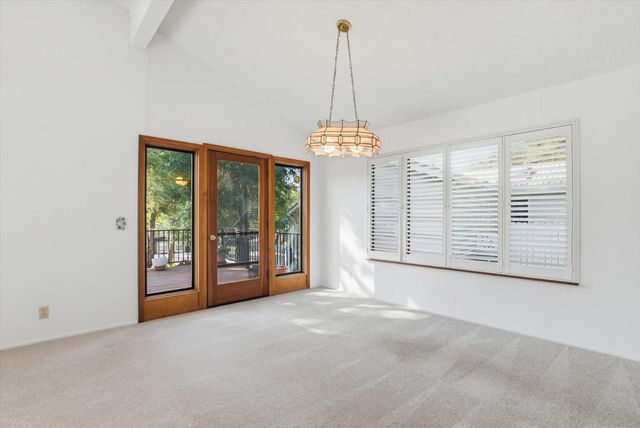 18278 Jayhawk Dr, Penn Valley, CA 95946