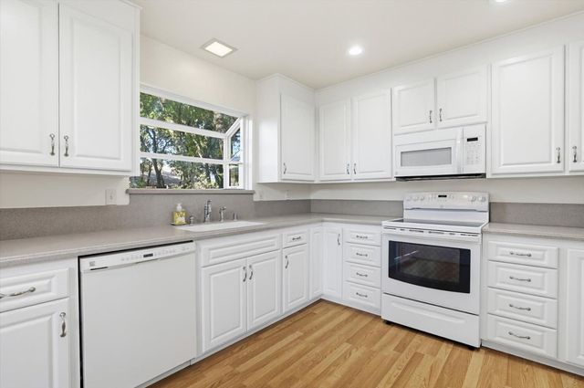 18278 Jayhawk Dr, Penn Valley, CA 95946