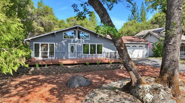 18278 Jayhawk Dr, Penn Valley, CA 95946