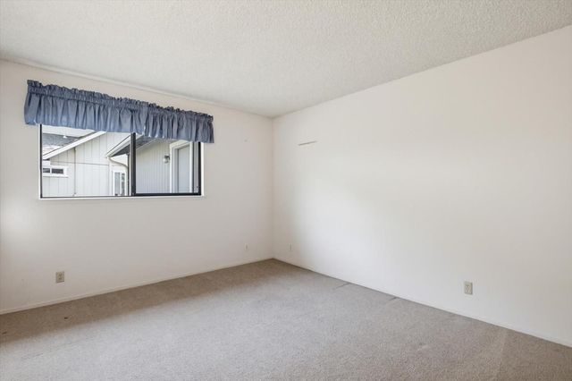 18278 Jayhawk Dr, Penn Valley, CA 95946