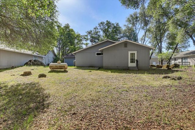 18278 Jayhawk Dr, Penn Valley, CA 95946